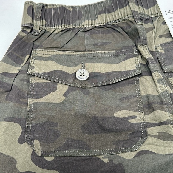 New🇺🇸 Sanctuary Social Standard Women's Hero Relaxed Camo Utility Shorts - Picture 3 of 6